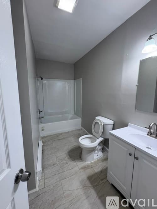 Waterbury Apartment: 56 Ashley St