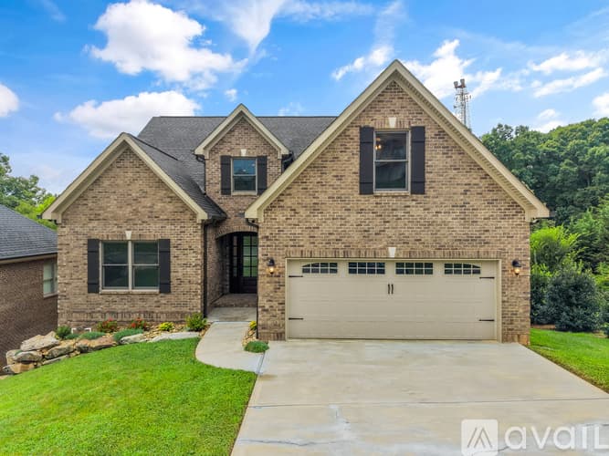 Knoxville House: 1833 Rockford Ln