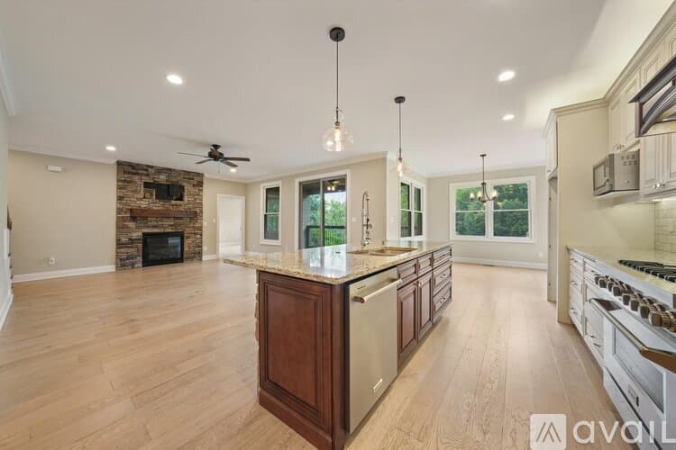 Knoxville House: 1833 Rockford Ln