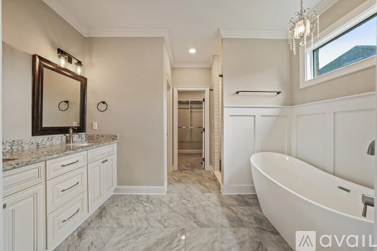 Knoxville House: 1833 Rockford Ln