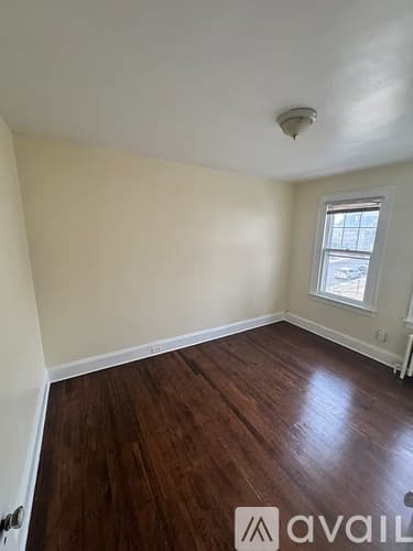 Ansonia Apartment: 164 Hodge Avenue