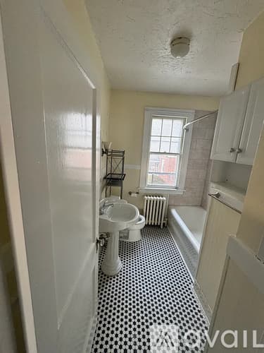 Ansonia Apartment: 164 Hodge Avenue