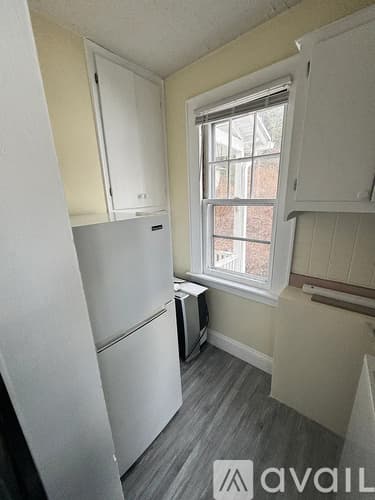 Ansonia Apartment: 164 Hodge Avenue