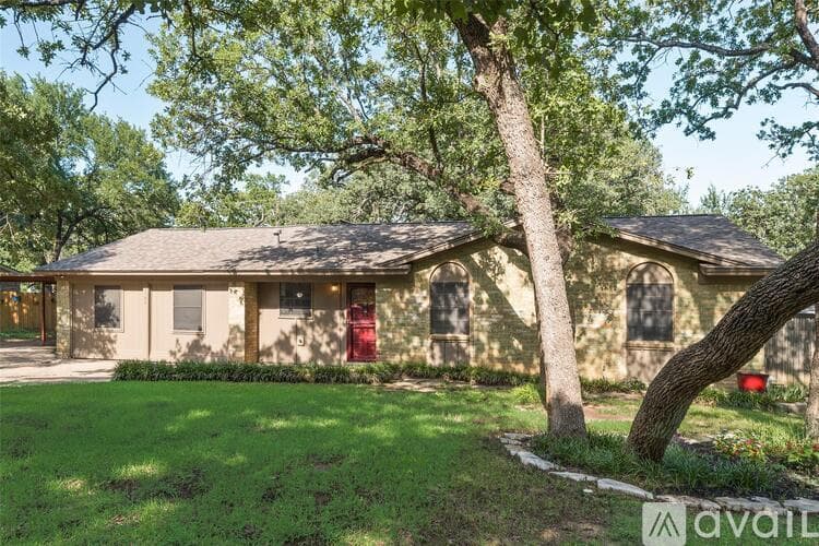 North Richland Hills House: 7100 Lowery Lane