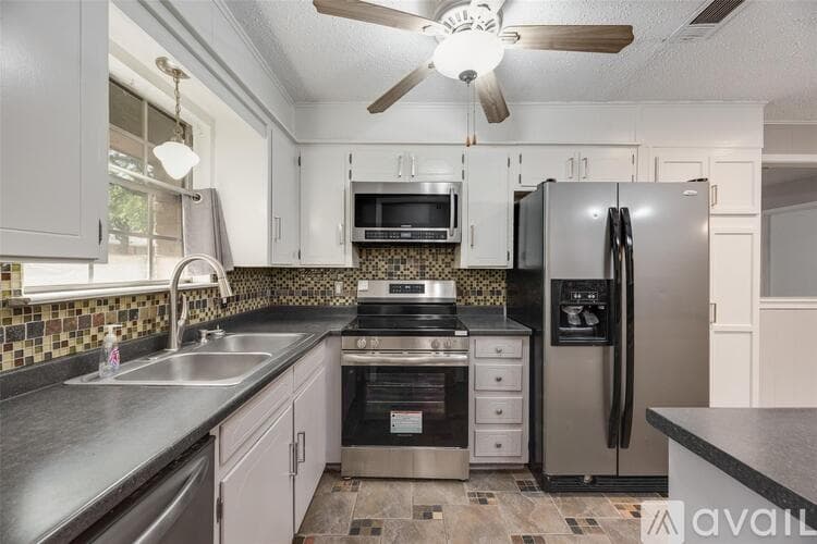 North Richland Hills House: 7100 Lowery Lane