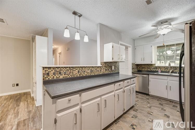 North Richland Hills House: 7100 Lowery Lane