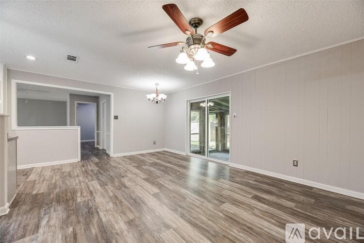 North Richland Hills House: 7100 Lowery Lane