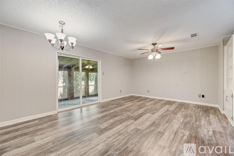 North Richland Hills House: 7100 Lowery Lane