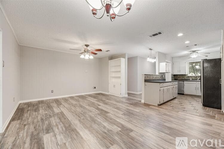 North Richland Hills House: 7100 Lowery Lane