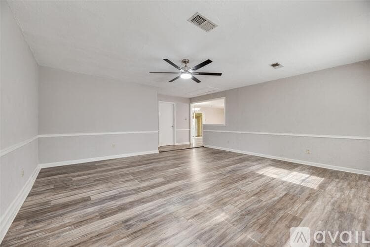 North Richland Hills House: 7100 Lowery Lane