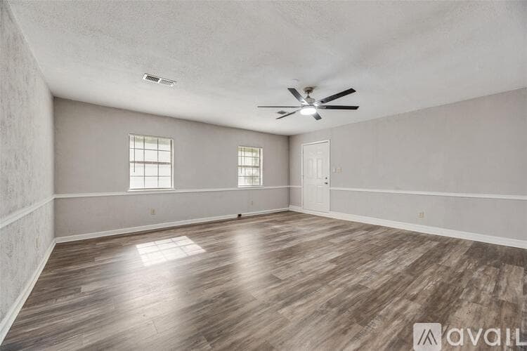 North Richland Hills House: 7100 Lowery Lane