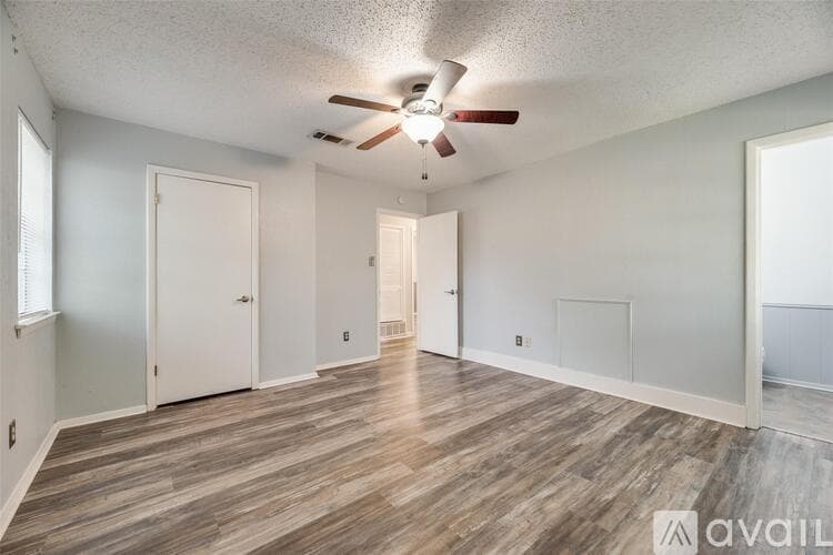 North Richland Hills House: 7100 Lowery Lane