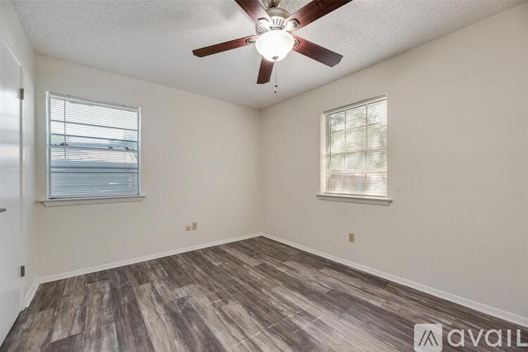 North Richland Hills House: 7100 Lowery Lane
