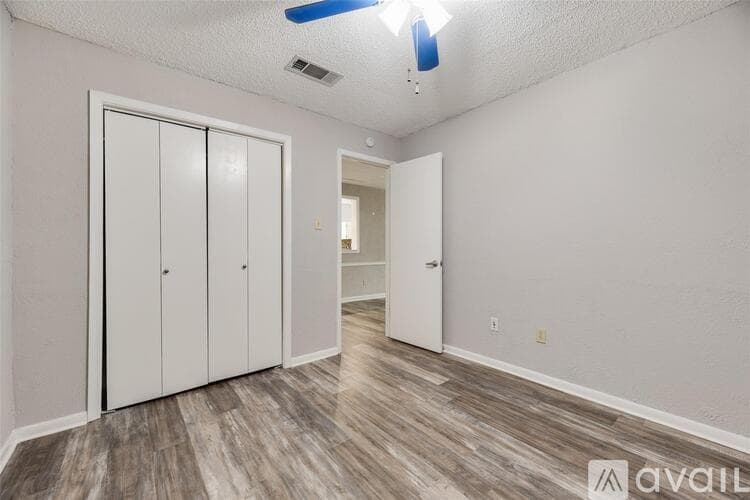 North Richland Hills House: 7100 Lowery Lane