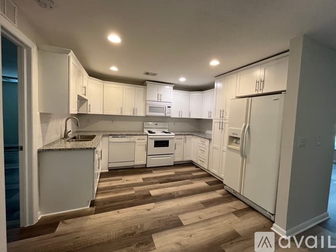 Fort Myers House: 18198 Adams Cir