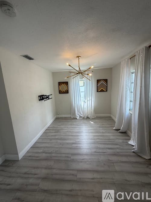 Fort Lauderdale House: 4730 Northeast 3rd Avenue