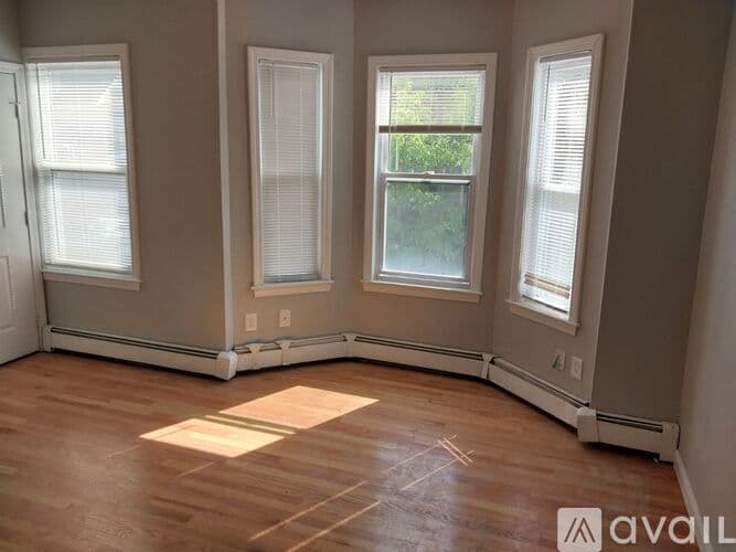 Boston Apartment: 7 Cushing Ave