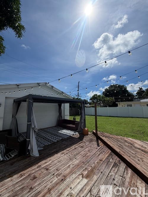 Fort Lauderdale House: 4730 Northeast 3rd Avenue
