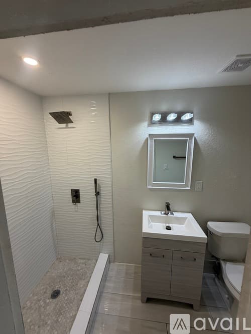 Fort Lauderdale House: 4730 Northeast 3rd Avenue