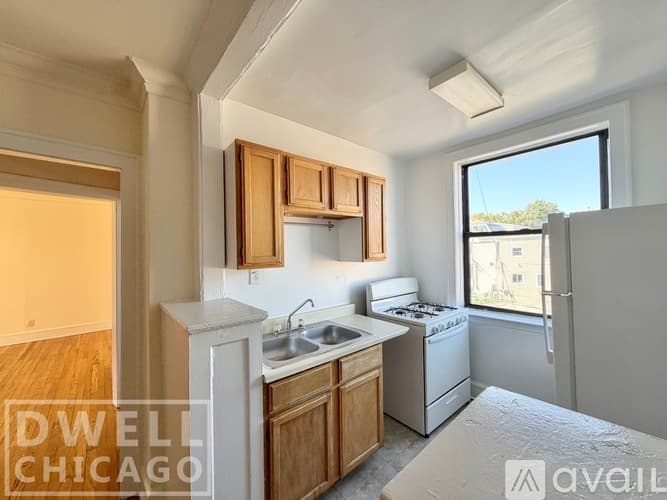 Chicago Apartment: 2330 N Spaulding Ave