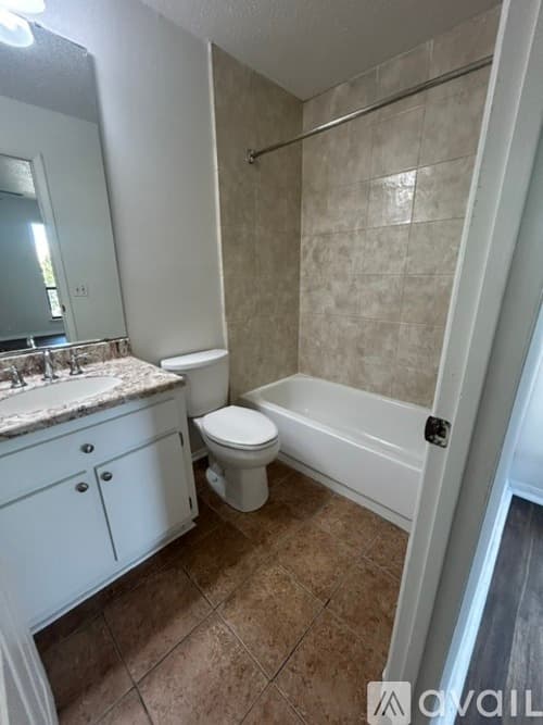 Columbia Condo: 207 Weddell St