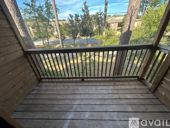 Columbia Condo: 207 Weddell St