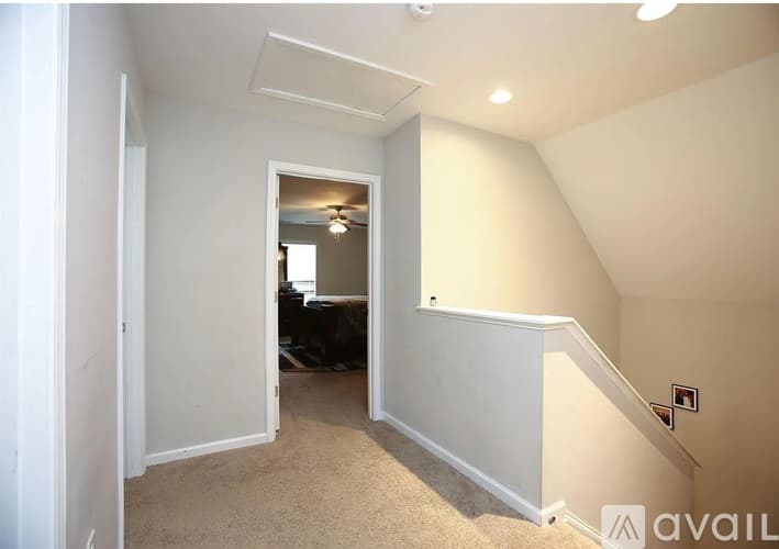 Columbia House: 17 Apple Tree Court