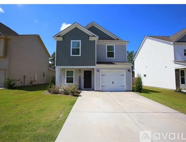 Columbia House: 17 Apple Tree Court