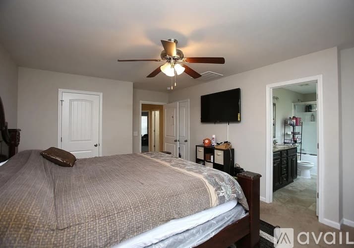 Columbia House: 17 Apple Tree Court