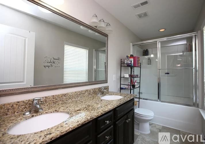 Columbia House: 17 Apple Tree Court
