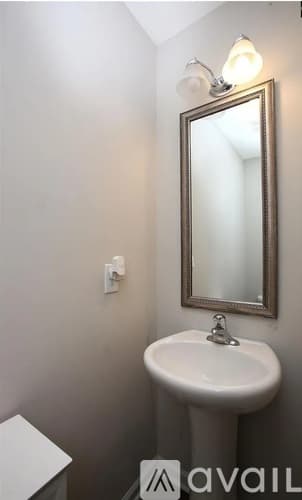 Columbia House: 17 Apple Tree Court