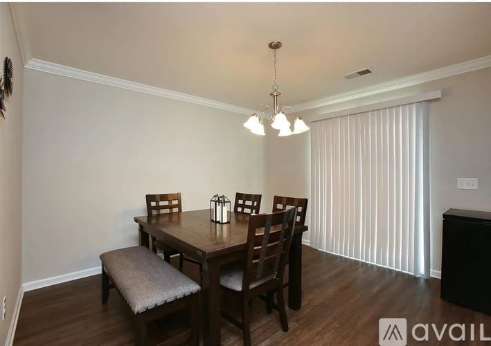 Columbia House: 17 Apple Tree Court