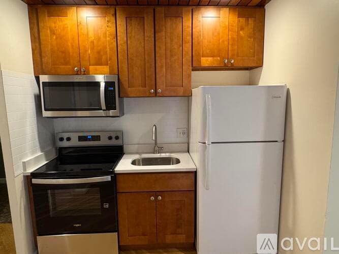 Boston Apartment: 390 Riverway
