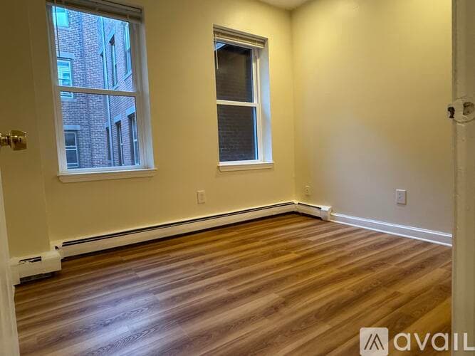 Boston Apartment: 390 Riverway