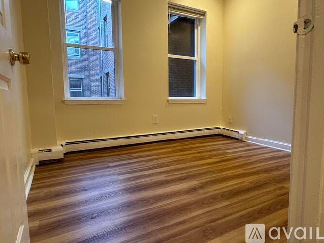 Boston Apartment: 390 Riverway