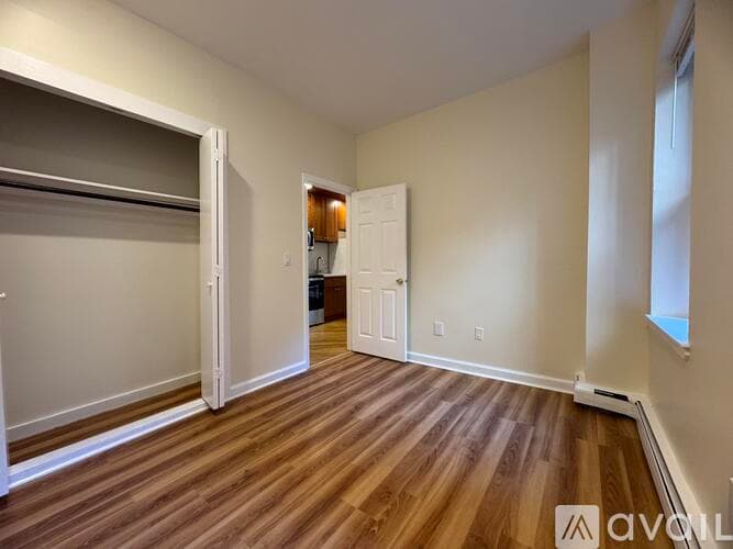 Boston Apartment: 390 Riverway