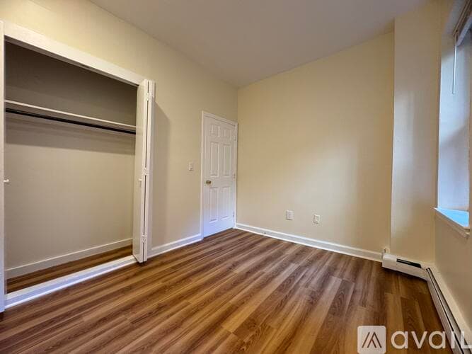 Boston Apartment: 390 Riverway