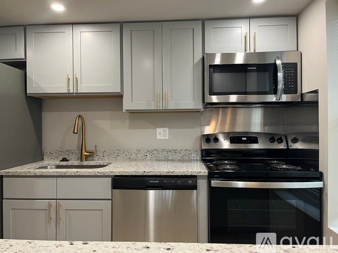 West Chester Apartment: 1316 West Chester Pike