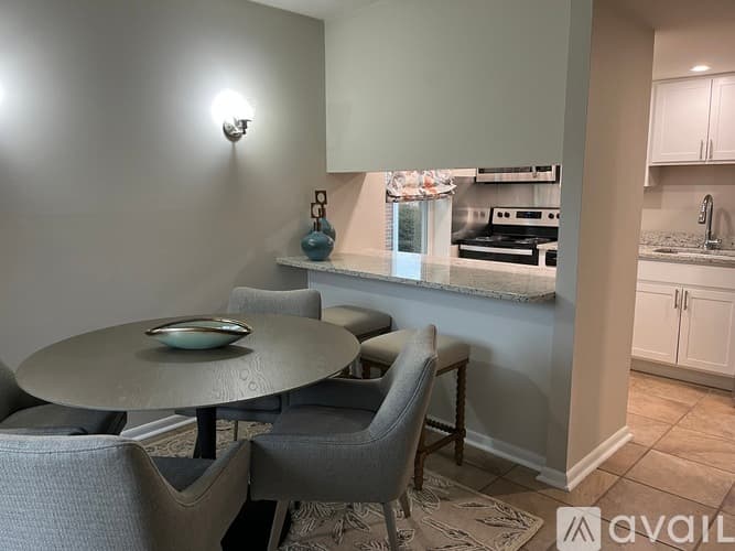 West Chester Apartment: 1316 West Chester Pike