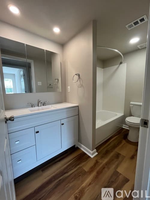 West Chester Apartment: 1316 West Chester Pike