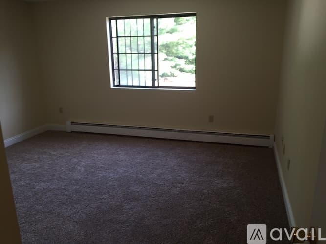 Lowell Condo: 1720 Evergreen Rd