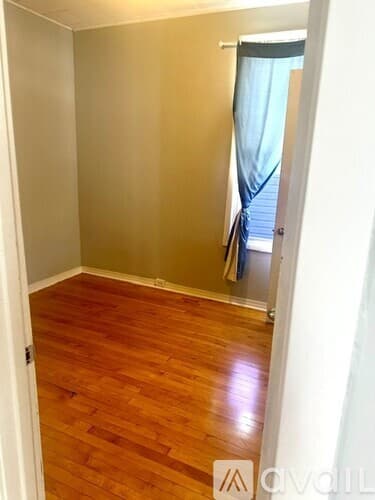 Chicago Apartment: 2304 North Kildare Avenue