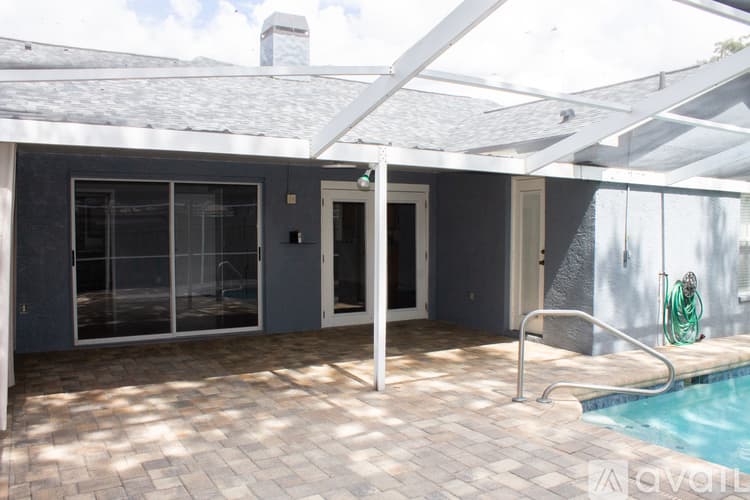 Valrico House: 1135 Hardwood Drive