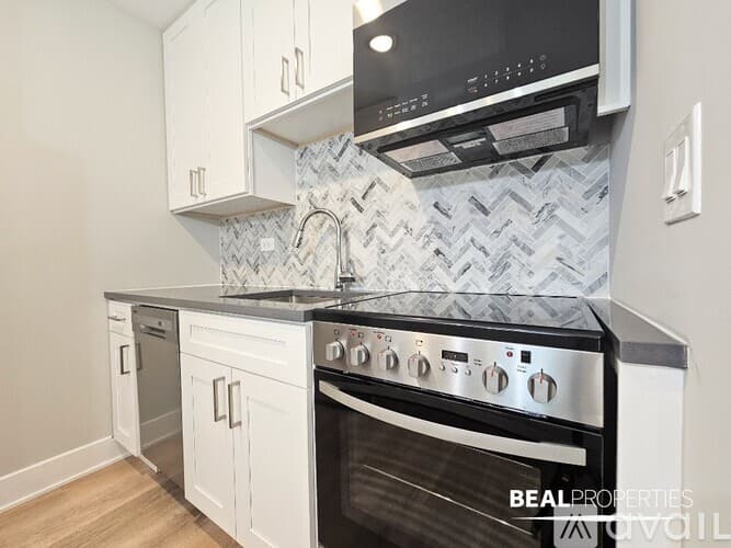 Chicago Condo: 555 W Stratford Pl