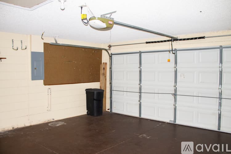 Valrico House: 1135 Hardwood Drive