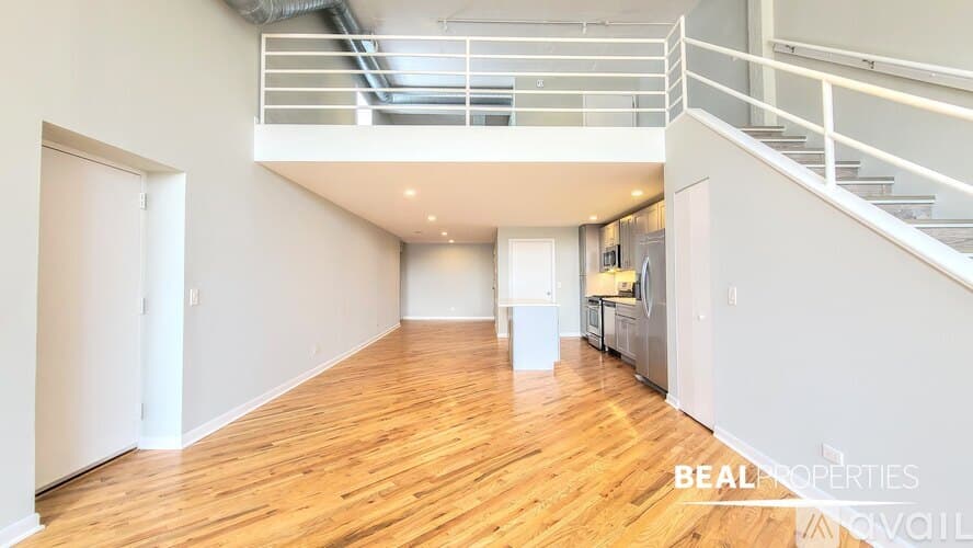 Chicago Apartment: 2320 N Damen Ave