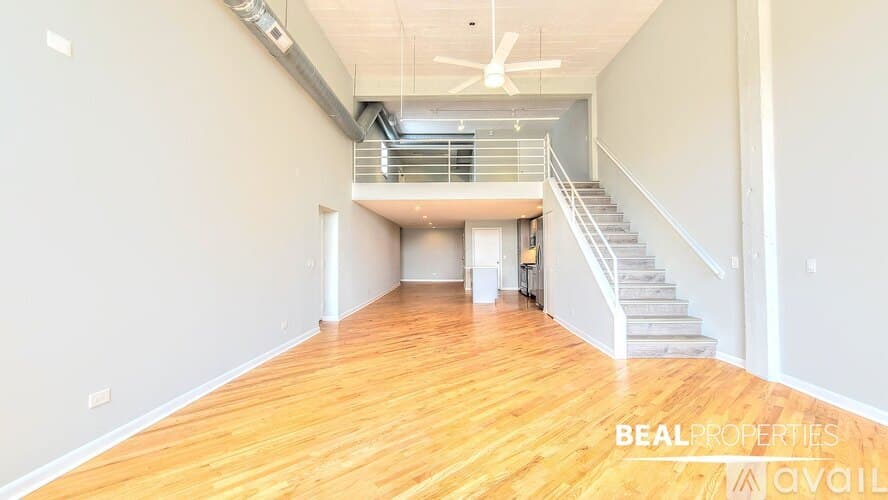 Chicago Apartment: 2320 N Damen Ave