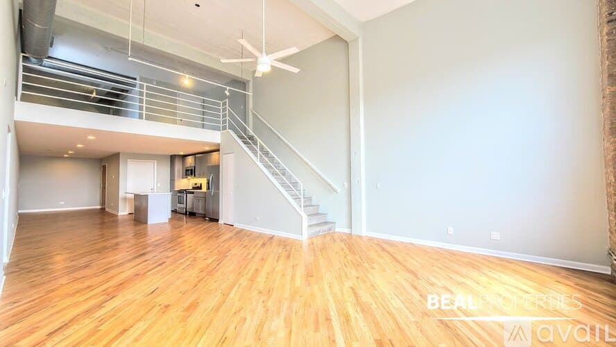 Chicago Apartment: 2320 N Damen Ave