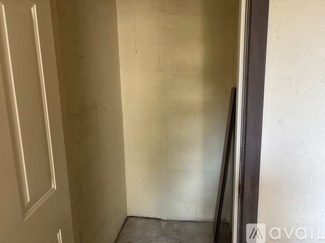 Kent Apartment: 405 East Titus Street