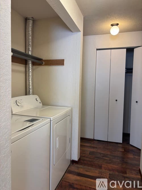 Kent Apartment: 405 East Titus Street